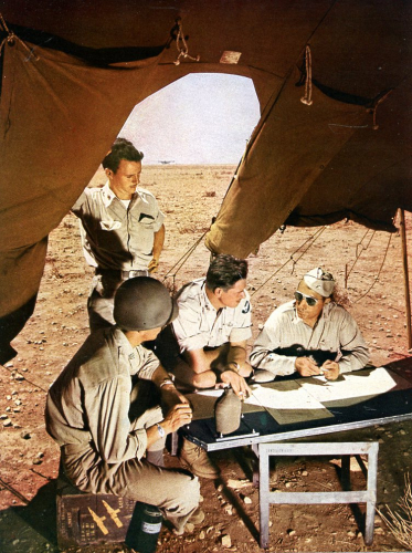 Flight to Everywhere - The Picture Journey of Ivan Dmitri: over 32, 000 Miles of Air Transport Command Routes through Jungle, Desert and Arctic